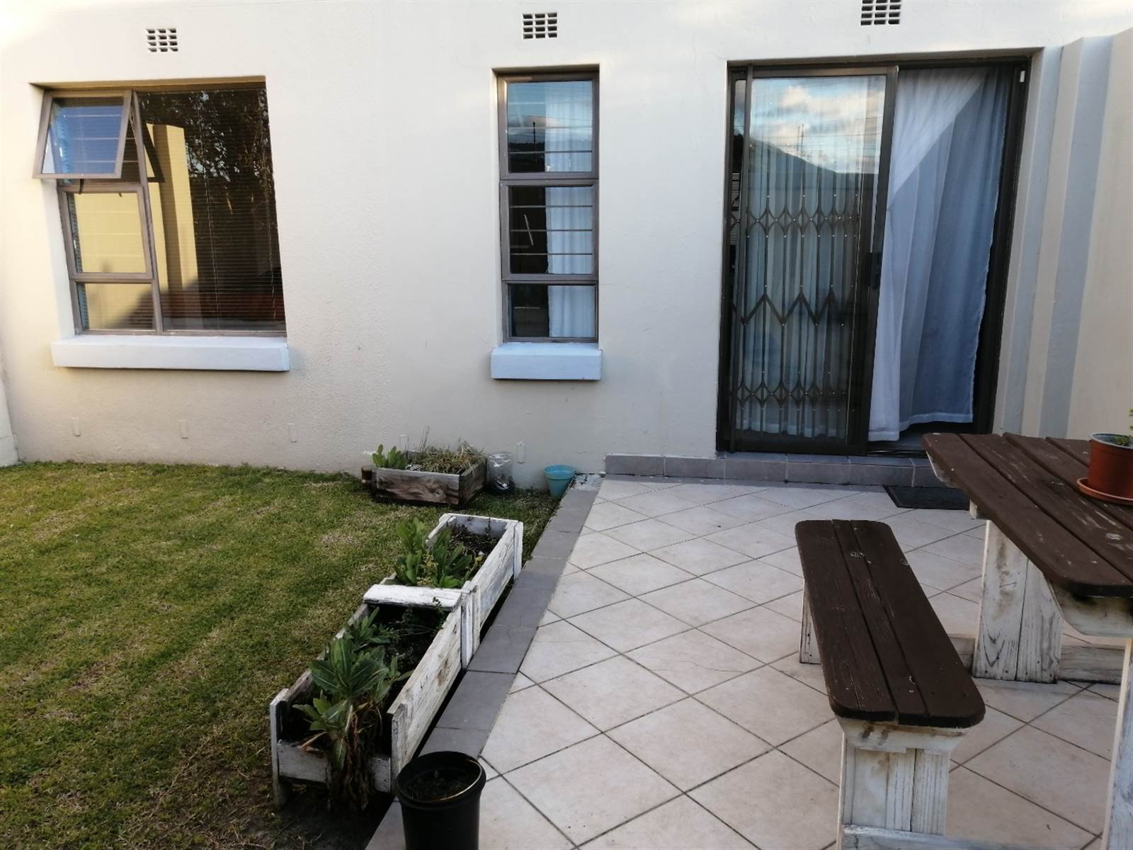 2 Bed Apartment in Parow Valley photo number 15