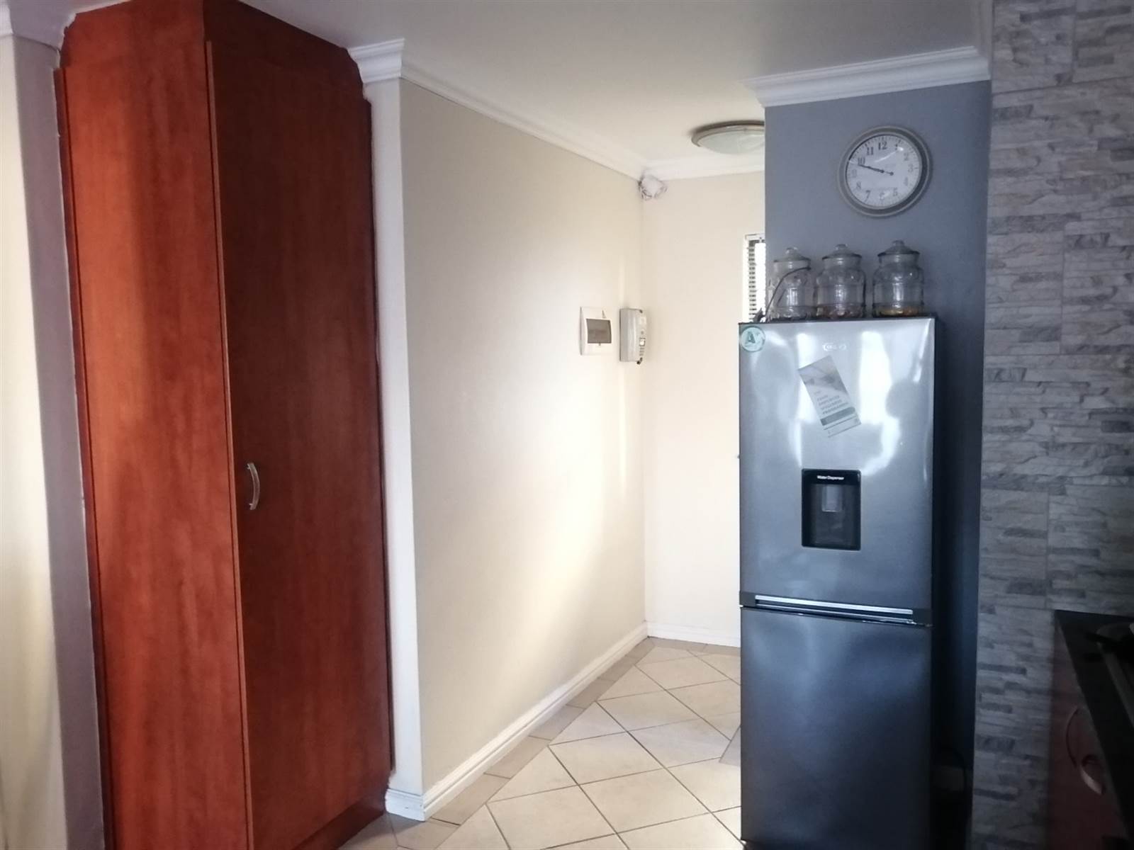 2 Bed Apartment in Parow Valley photo number 12
