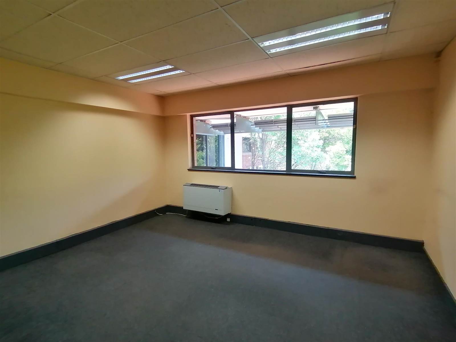 301  m² Commercial space in Halfway House photo number 12