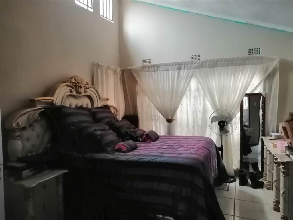 3 Bed House in Daveyton photo number 8