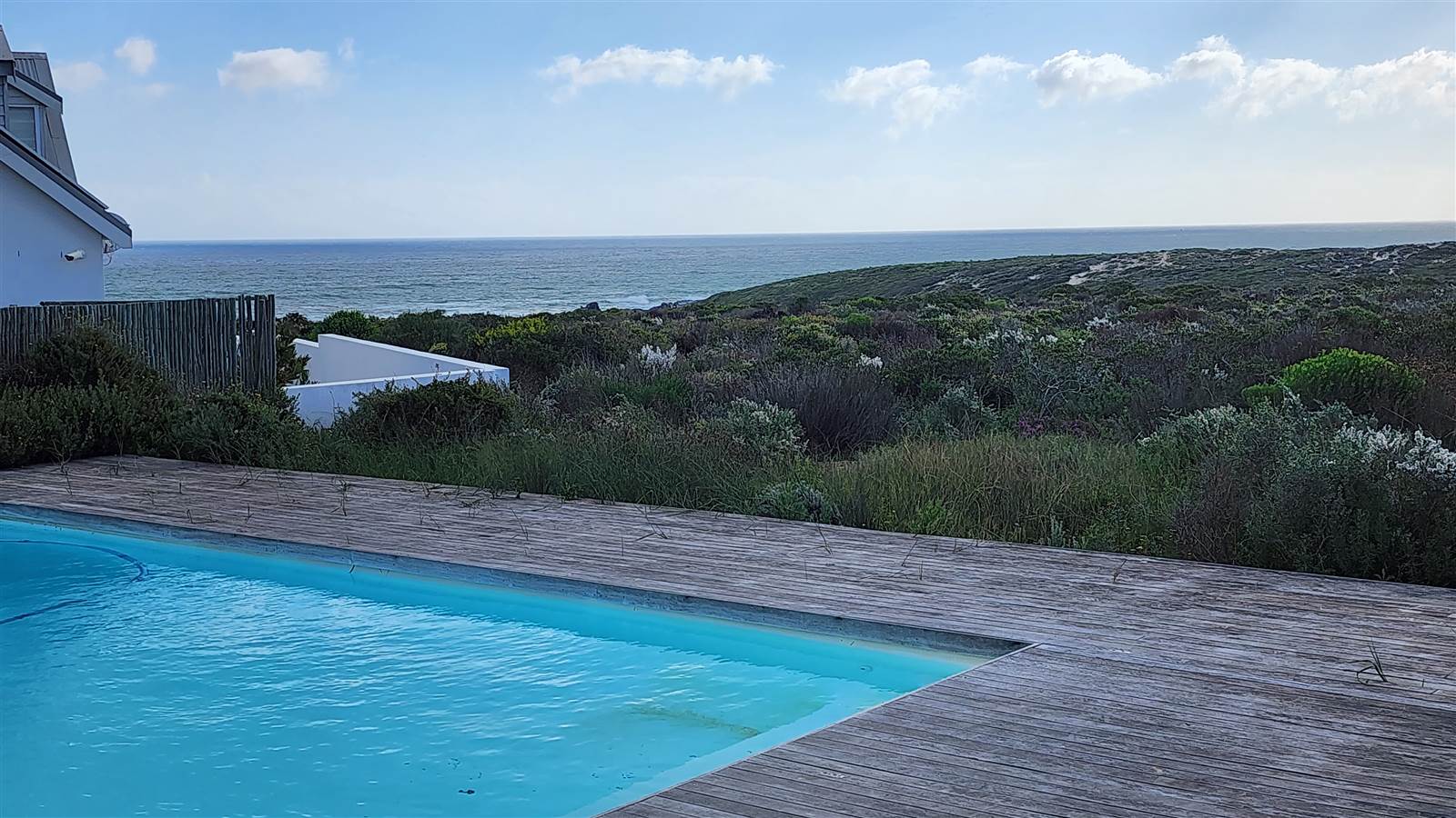 650 m² Land available in Grotto Bay photo number 2