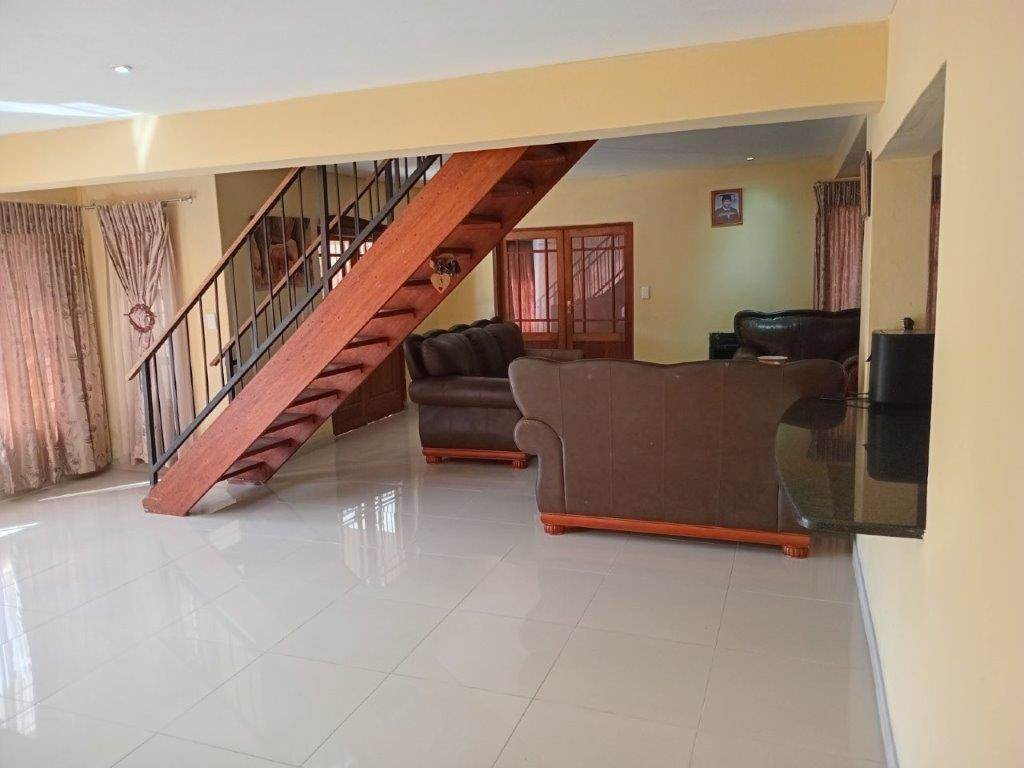 4 Bed Duplex in Country View photo number 4
