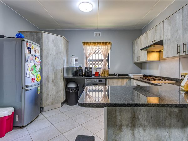 2 Bedroom Townhouse 2 Bedroom Townhouse