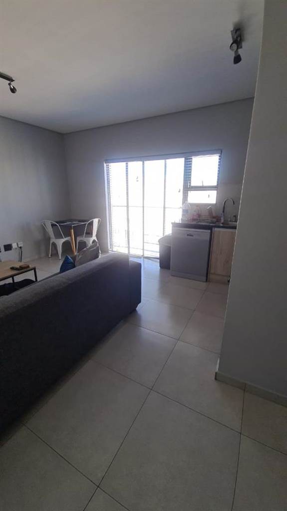 1 Bed Apartment in Blouberg Rise photo number 8