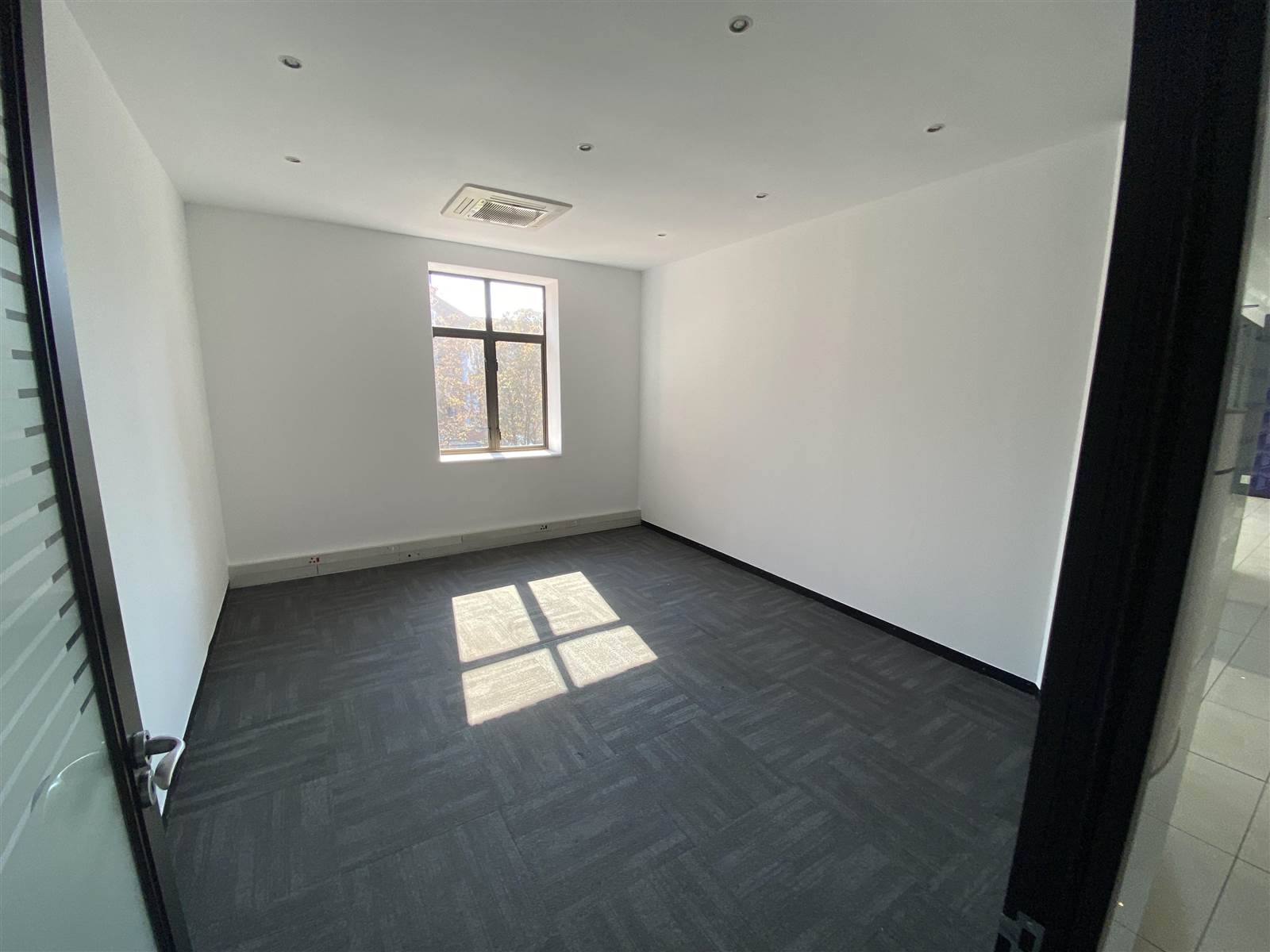 1018  m² Commercial space in Morningside photo number 10