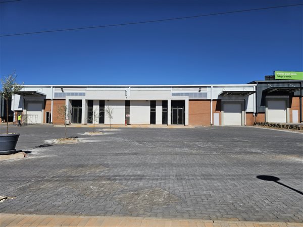 730  m² Industrial space