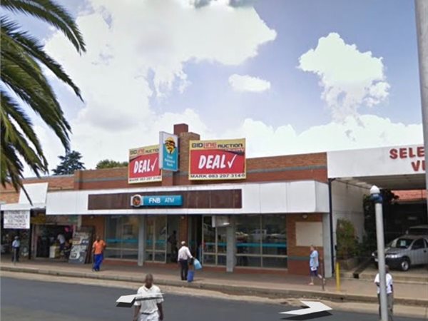 1 100 m² Commercial space 1 100 m² Commercial space