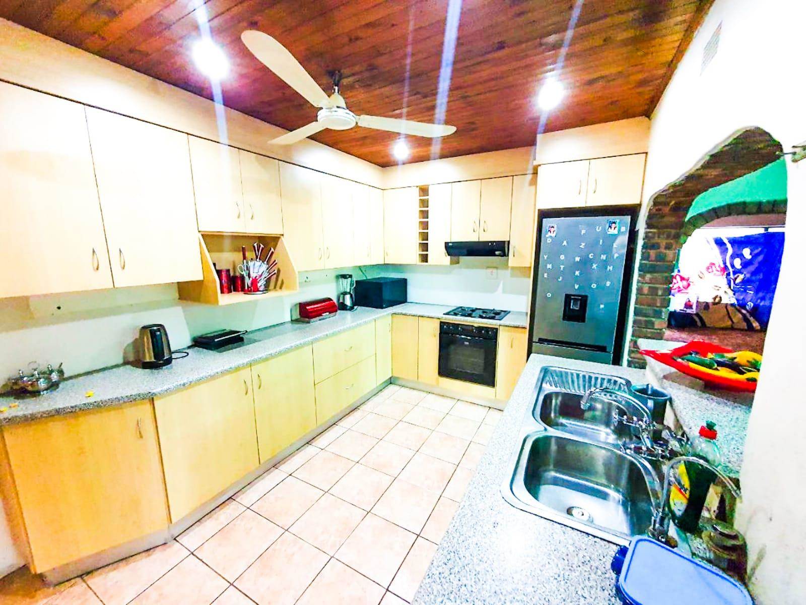3 Bed House in Wolmer photo number 8