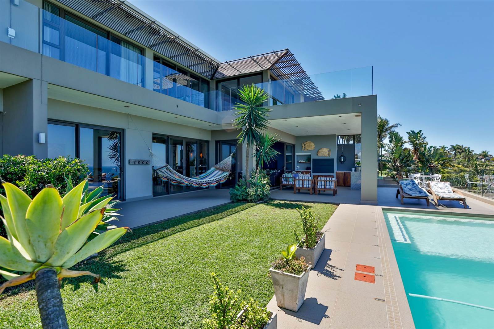 6 Bed House in La Lucia photo number 1