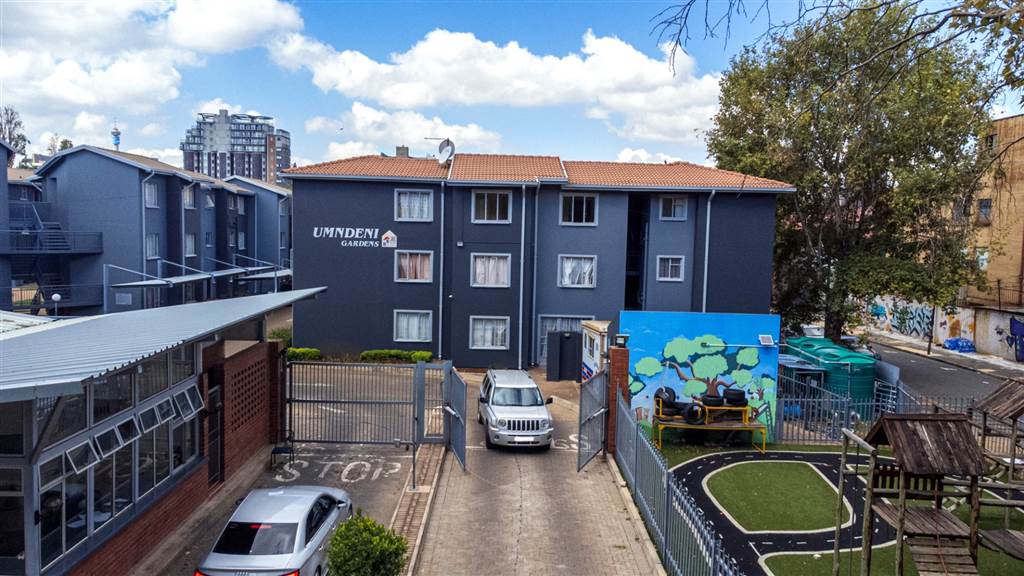 2 Bedroom Flat 2 Bedroom Flat