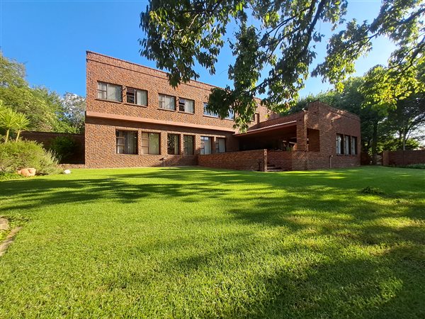 4 Bedroom House 4 Bedroom House