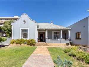 House in Strand North