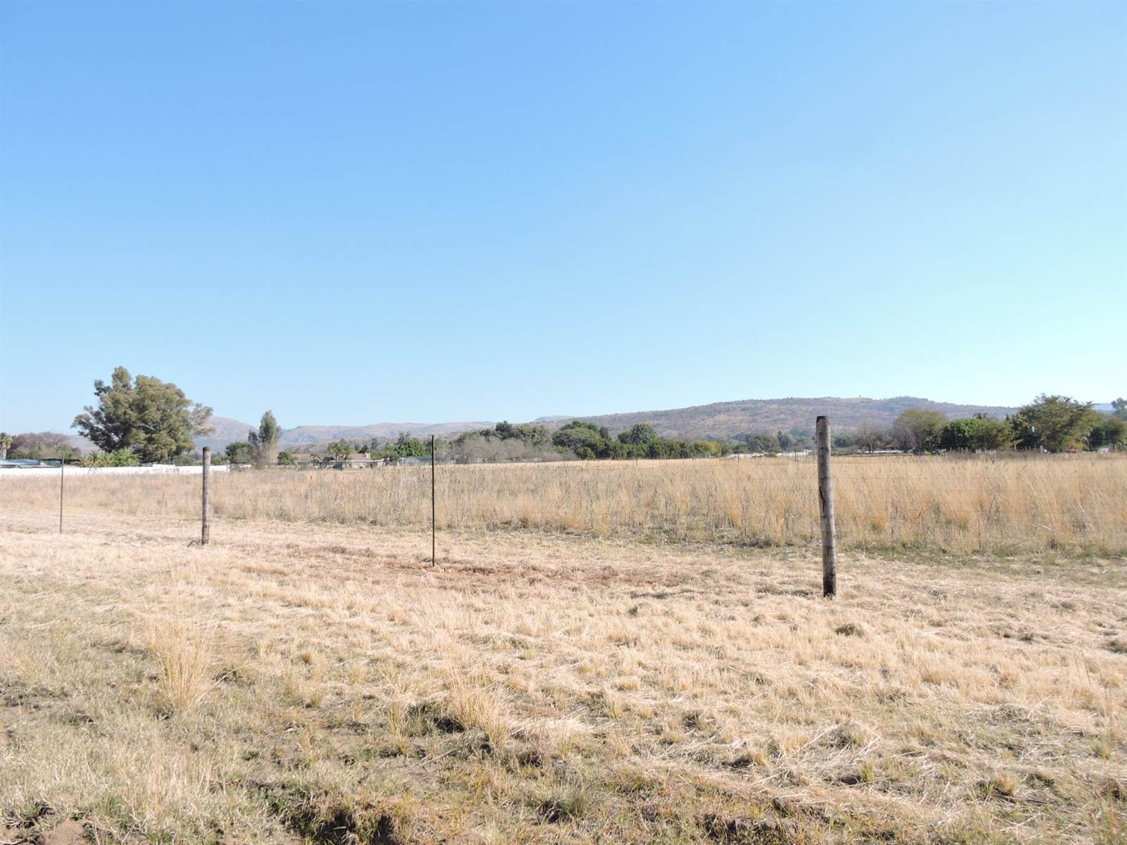 2.2 ha Land available in Rustenburg photo number 3