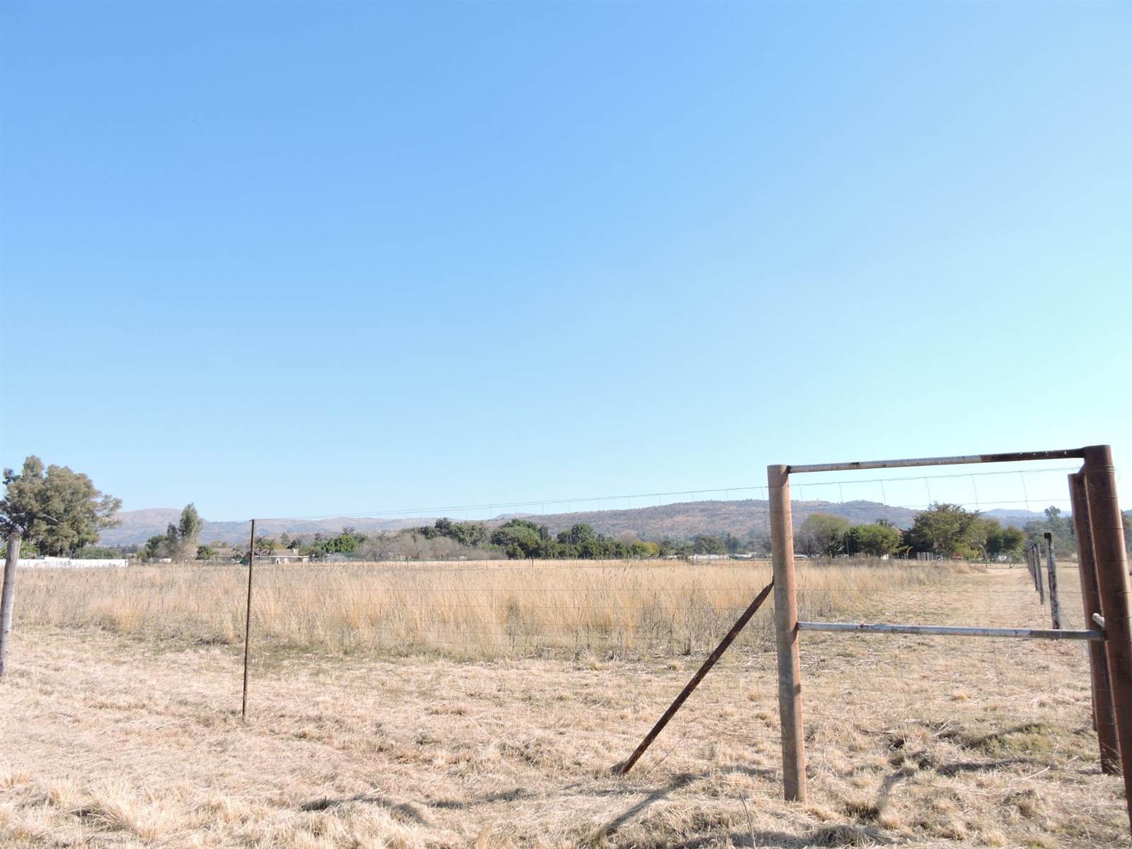 2.2 ha Land available in Rustenburg photo number 2