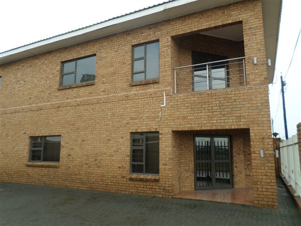 738  m² Commercial space in Sasolburg