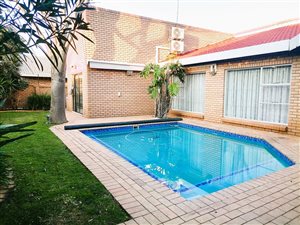 4 Bed House in Mackenzie Park
