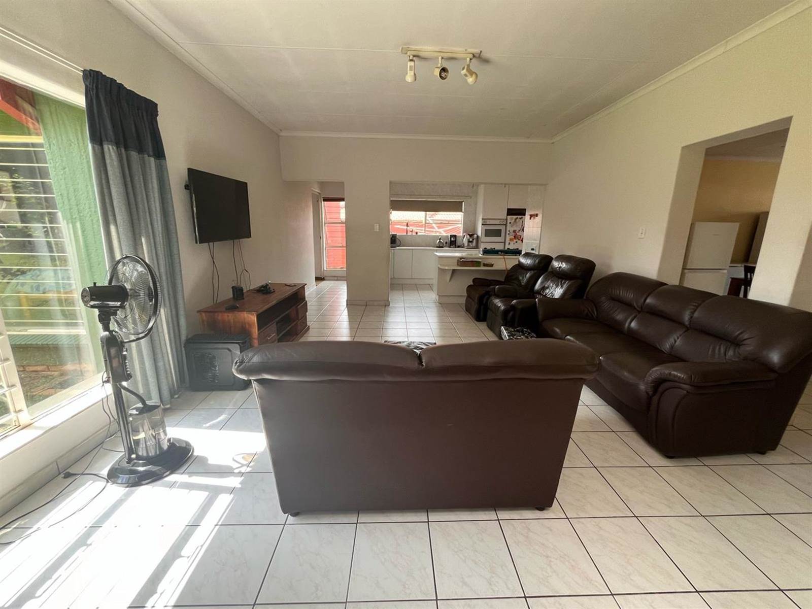 4 Bed House in Kempton Park Central photo number 24