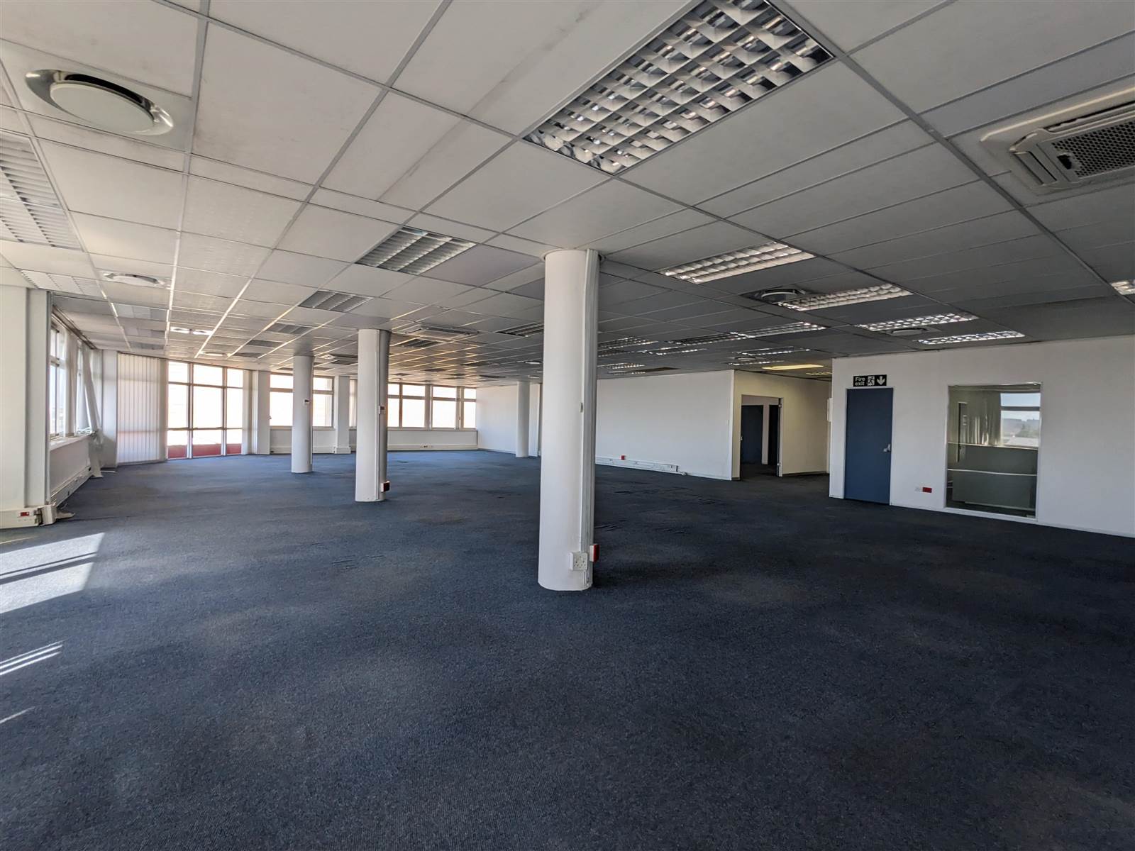563  m² Commercial space in Milnerton Central photo number 24