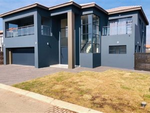 3 Bed House in Parkrand