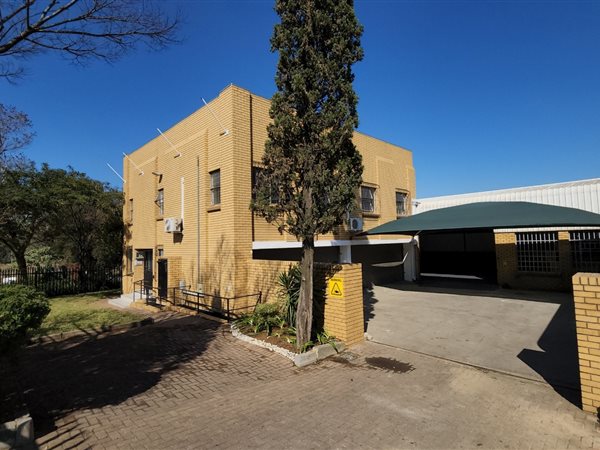 617  m² Industrial space