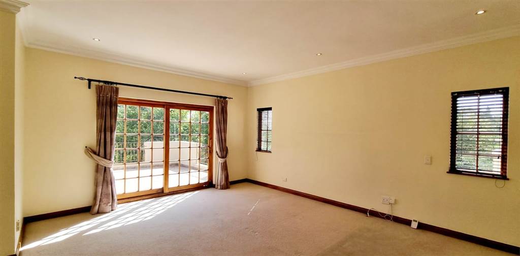 4 Bed House in Bryanston photo number 13
