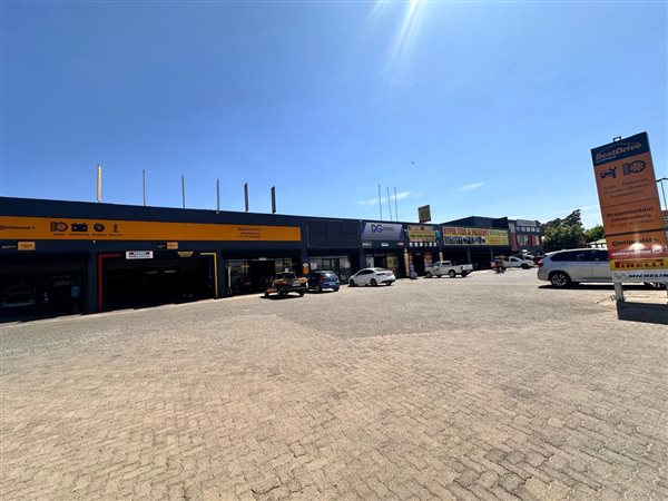 150  m² Commercial space