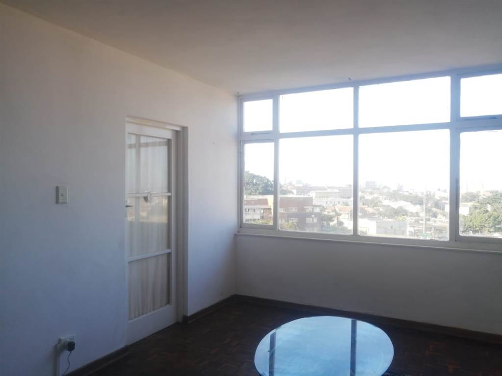 1.5 Bed Apartment in Westridge photo number 1