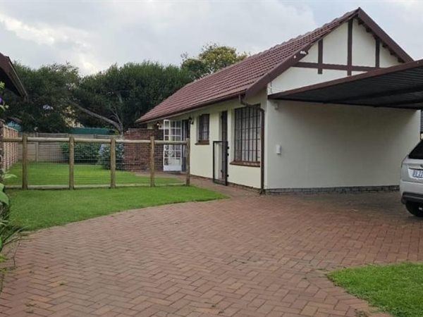 4 Bedroom House 4 Bedroom House
