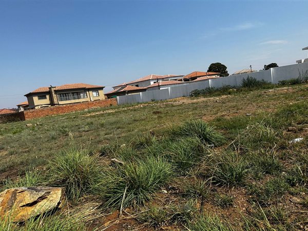 700 m² Land available in Reyno Ridge