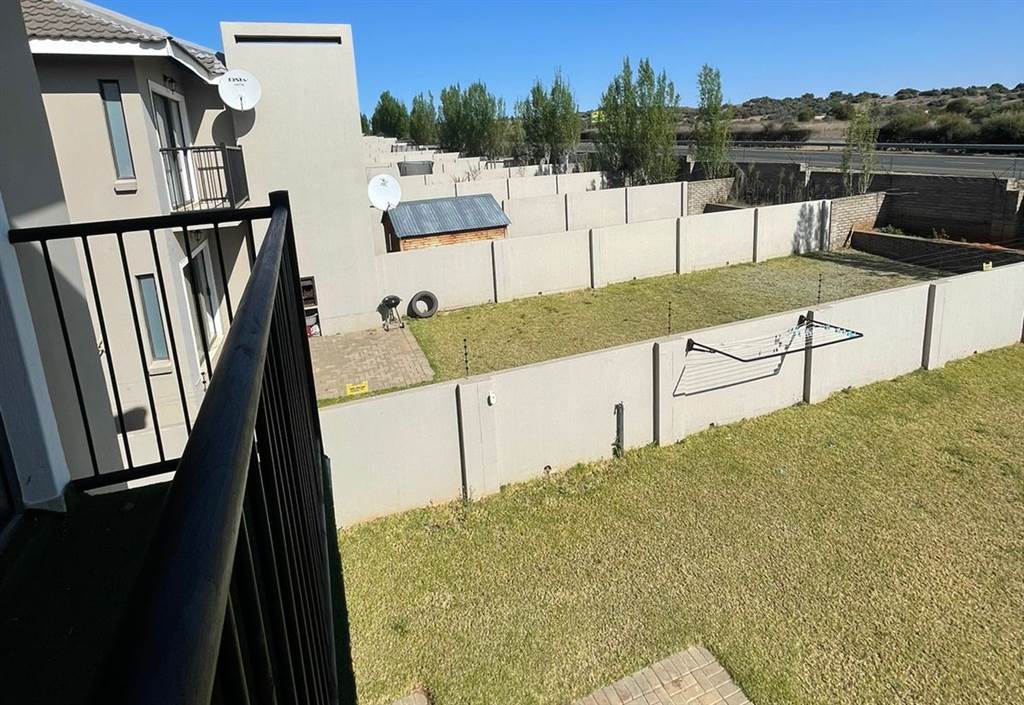 3 Bed Townhouse in Lilyvale photo number 11