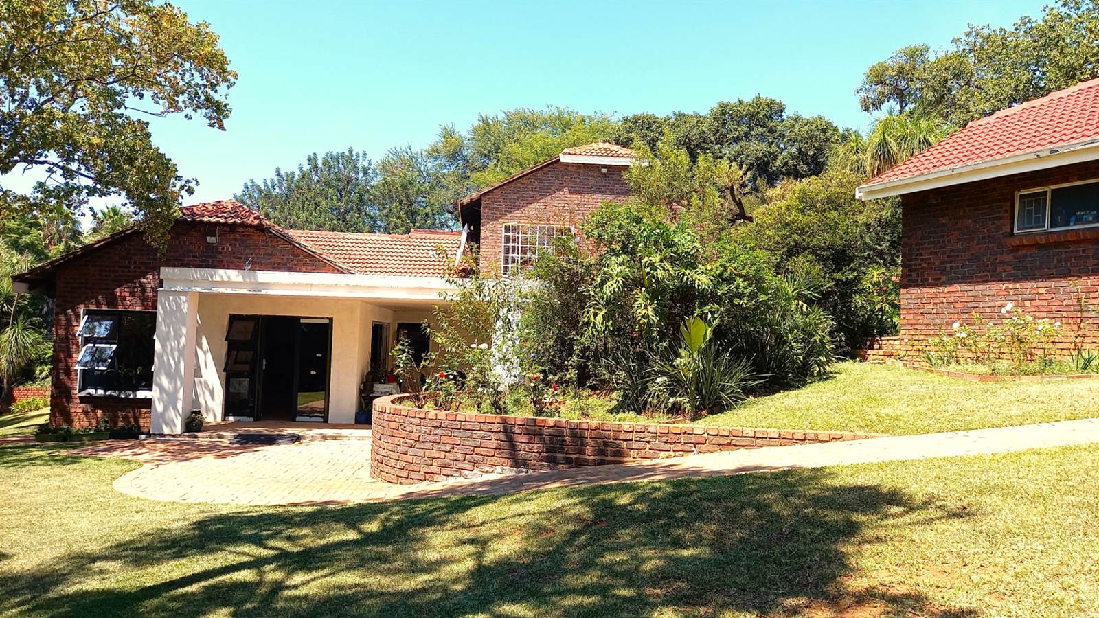 3 Bed House in Waterkloof Ridge photo number 1