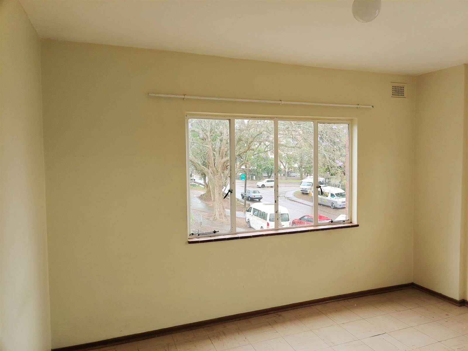 2 Bed Apartment in Pinetown Central photo number 8