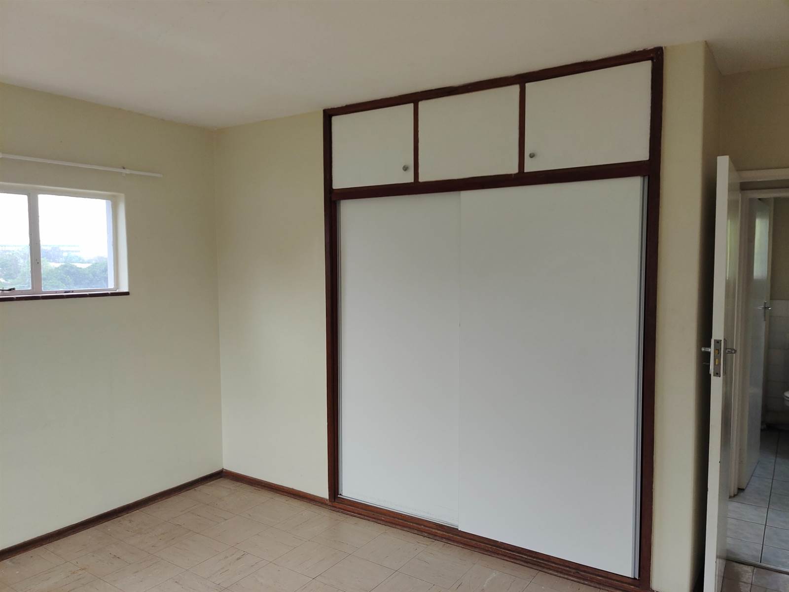 2 Bed Apartment in Pinetown Central photo number 2