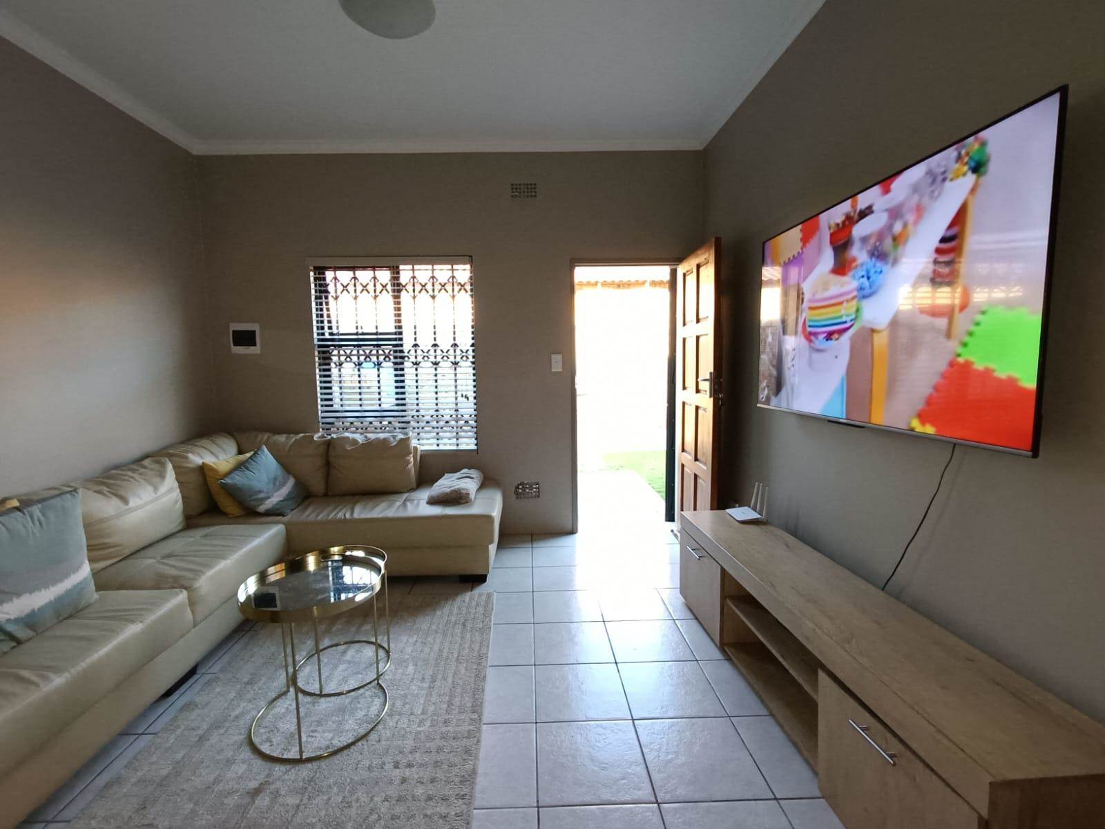 3 Bed Apartment in Trichardt photo number 12