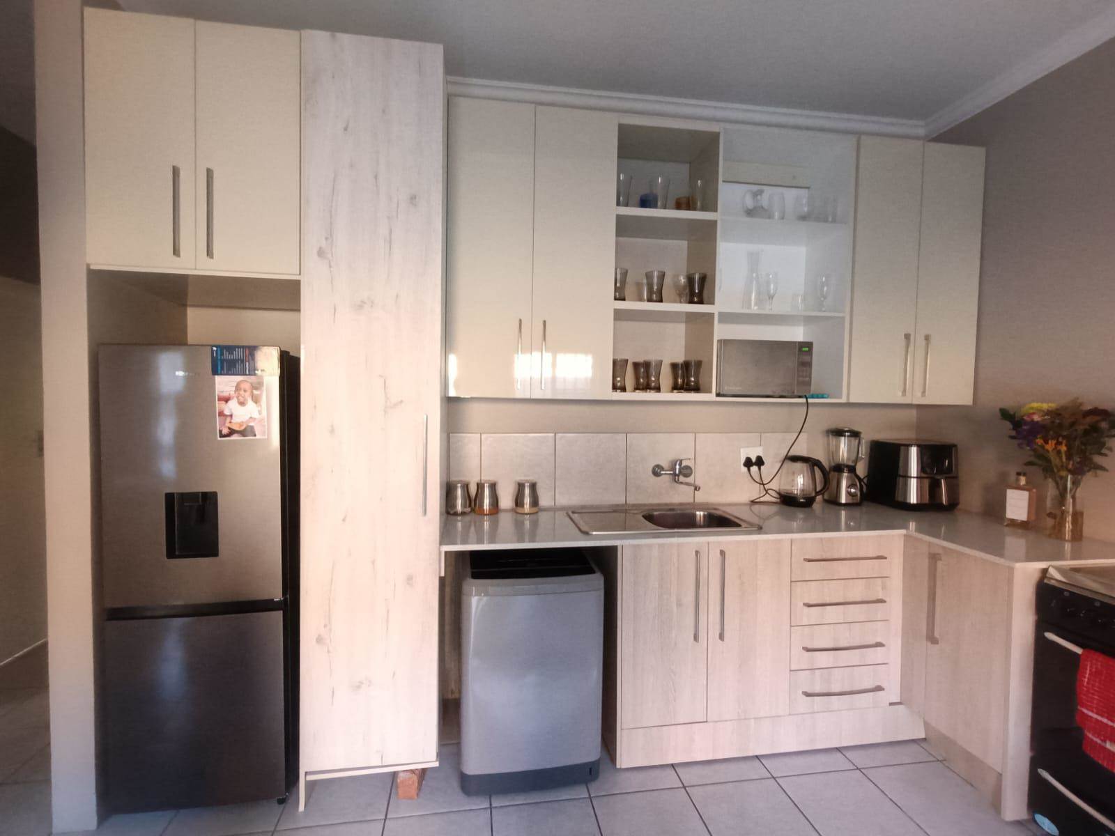3 Bed Apartment in Trichardt photo number 8