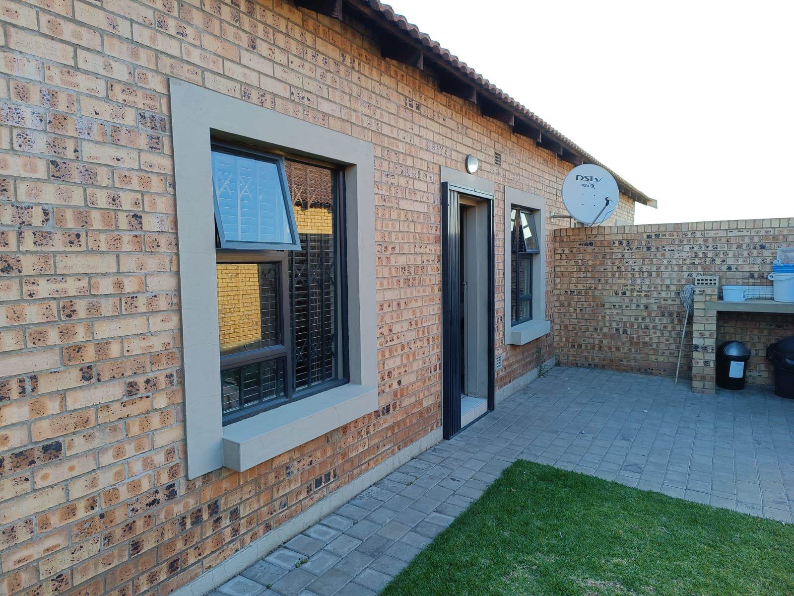 3 Bed Apartment in Trichardt photo number 7