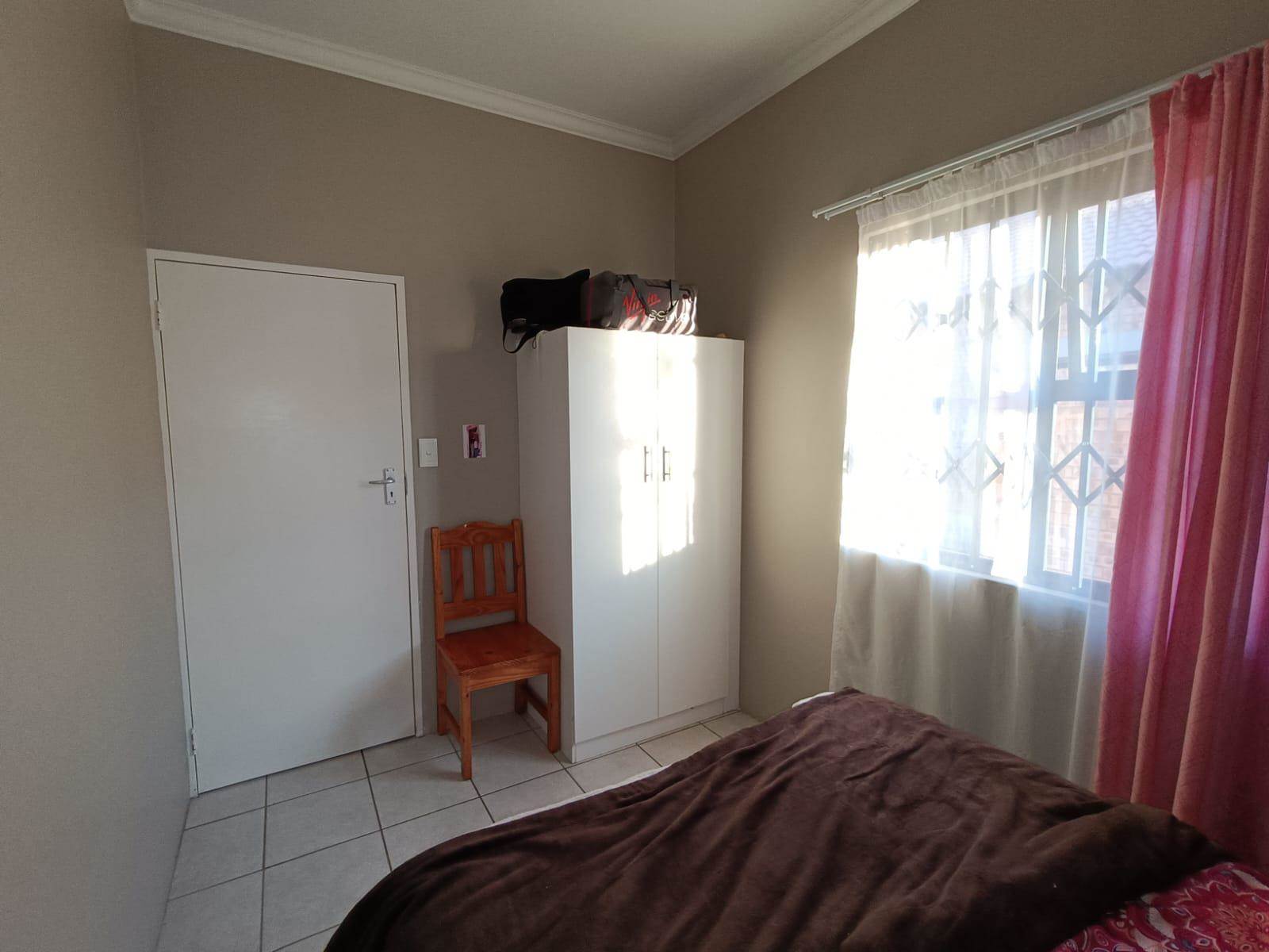 3 Bed Apartment in Trichardt photo number 19