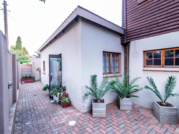 1 Bed Garden Cottage