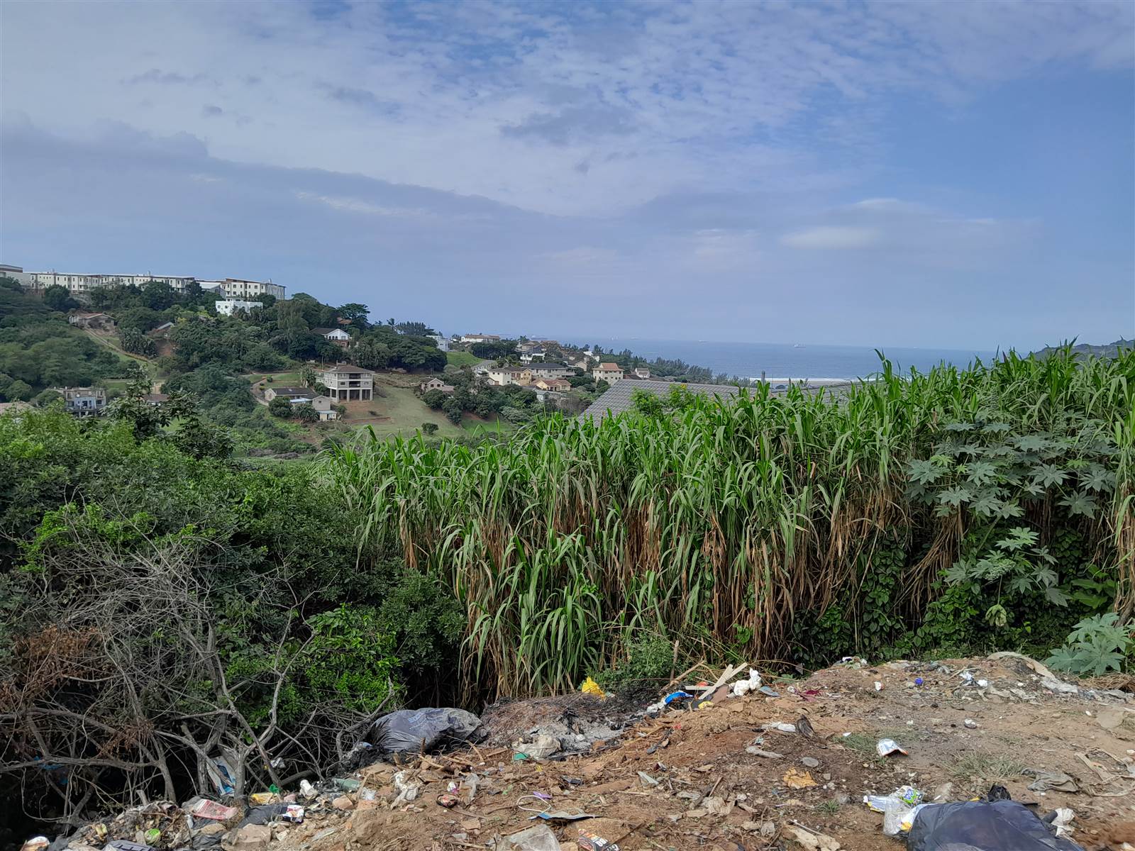 957 m² Land available in La Mercy photo number 1