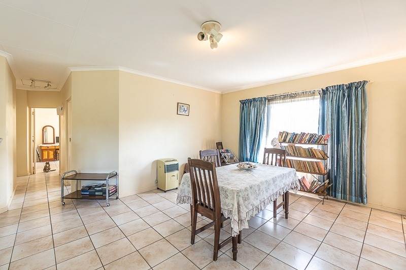 2 Bed Townhouse in Amanzimtoti photo number 4