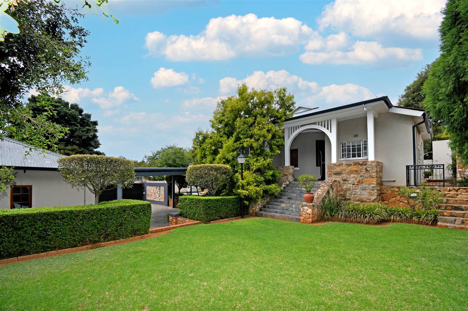 5 Bed House in Parktown photo number 1