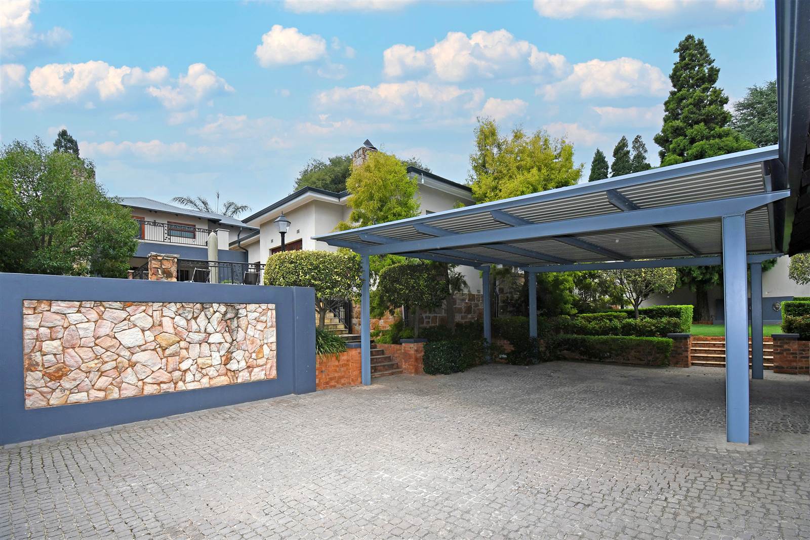 5 Bed House in Parktown photo number 2