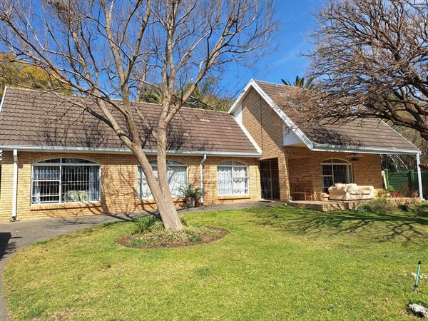 4 Bedroom House 4 Bedroom House