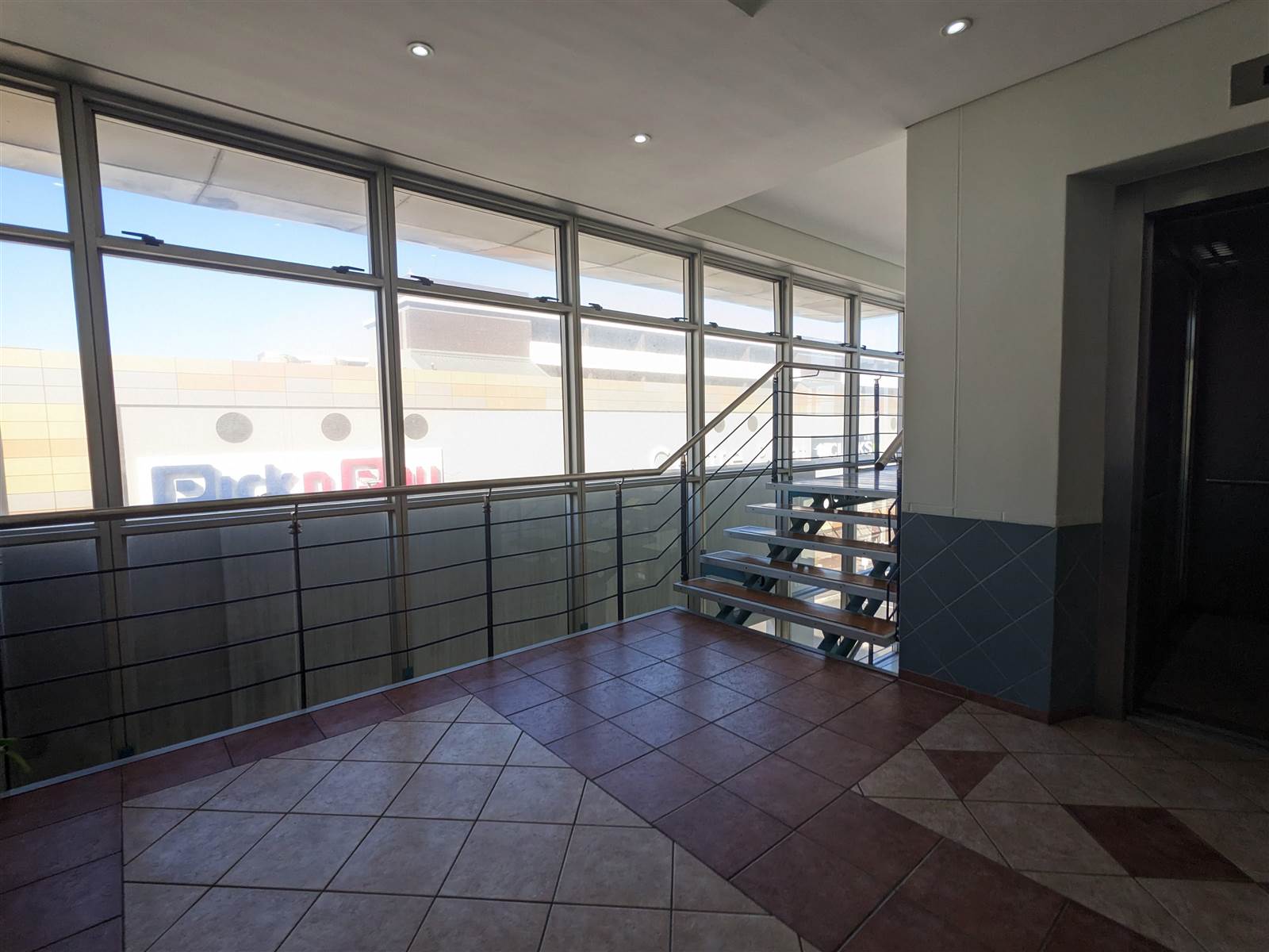 163  m² Commercial space in Milnerton Central photo number 4