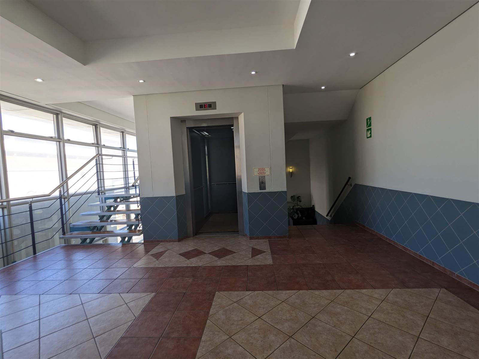 163  m² Commercial space in Milnerton Central photo number 2