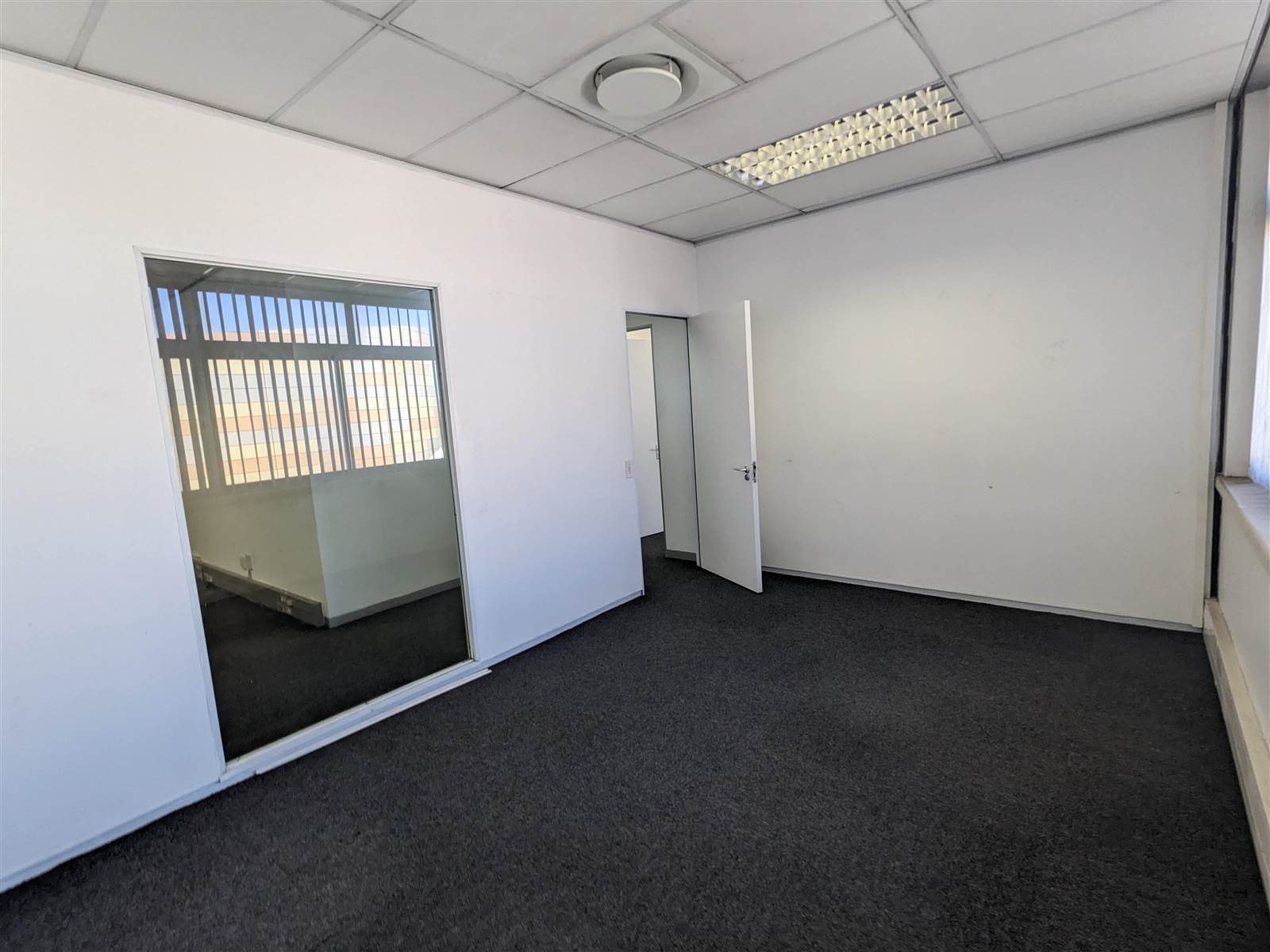 163  m² Commercial space in Milnerton Central photo number 24