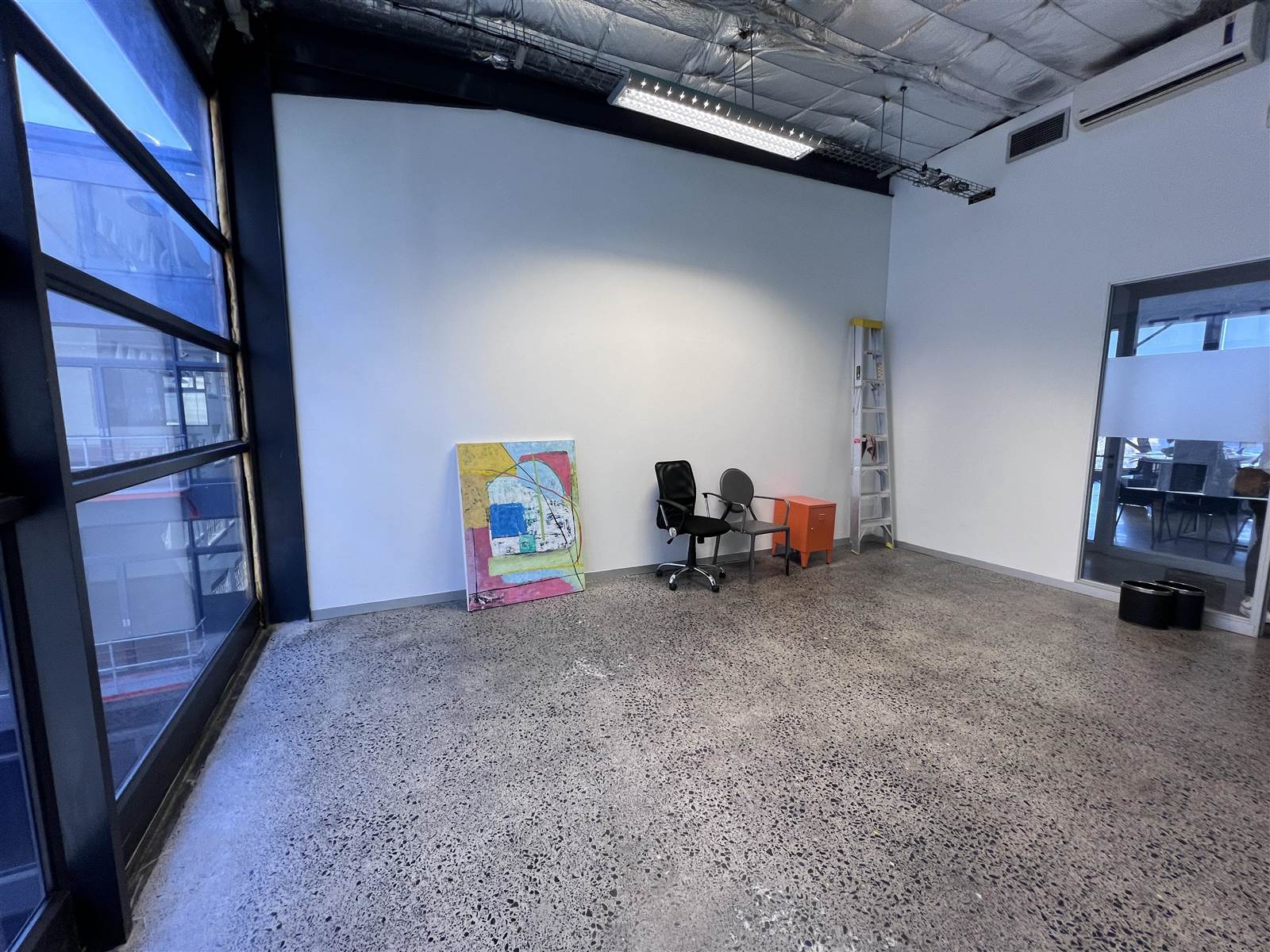 35  m² Commercial space in Woodstock photo number 2