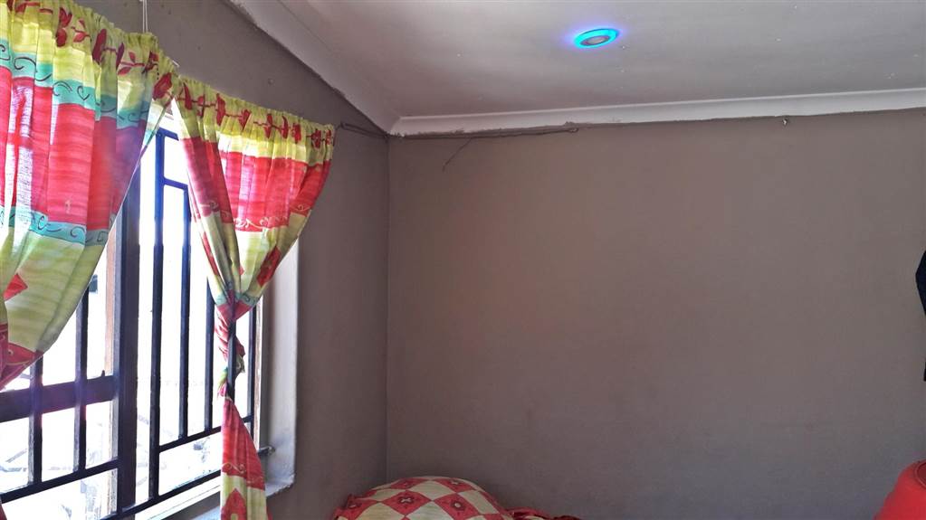2 Bed House in Kraaifontein Central photo number 10