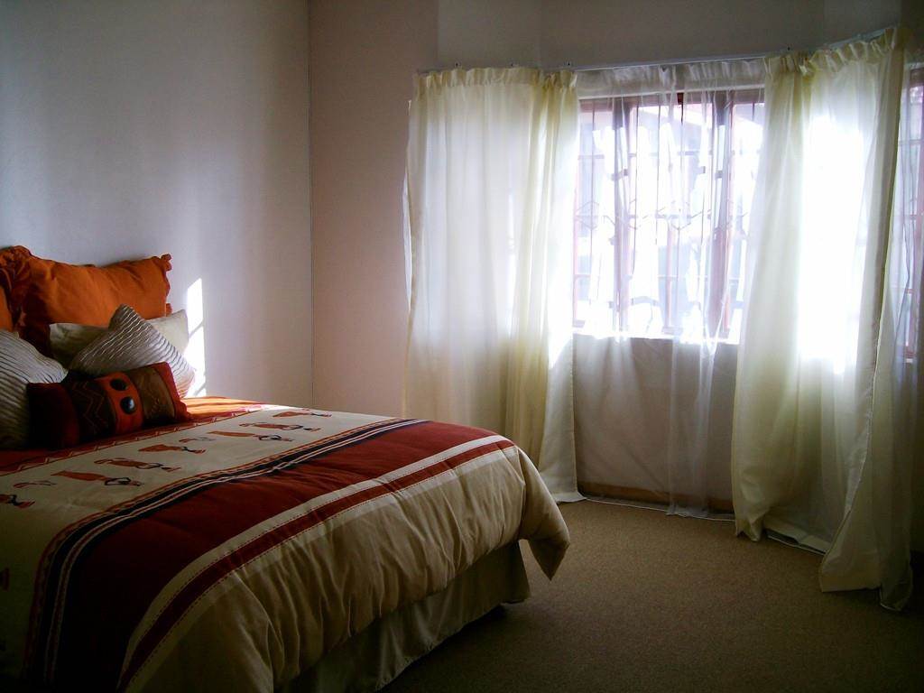 2 Bed Townhouse in Harrismith photo number 7