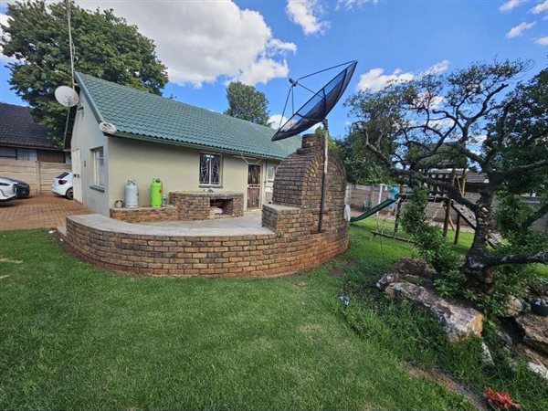 3 Bed Garden Cottage